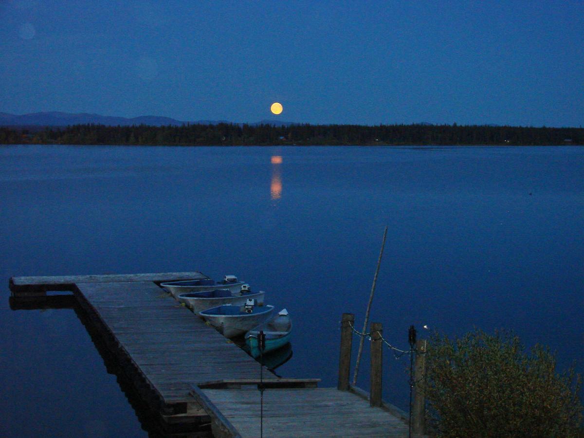 Eagle'S Nest Resort Anahim Lake Екстериор снимка